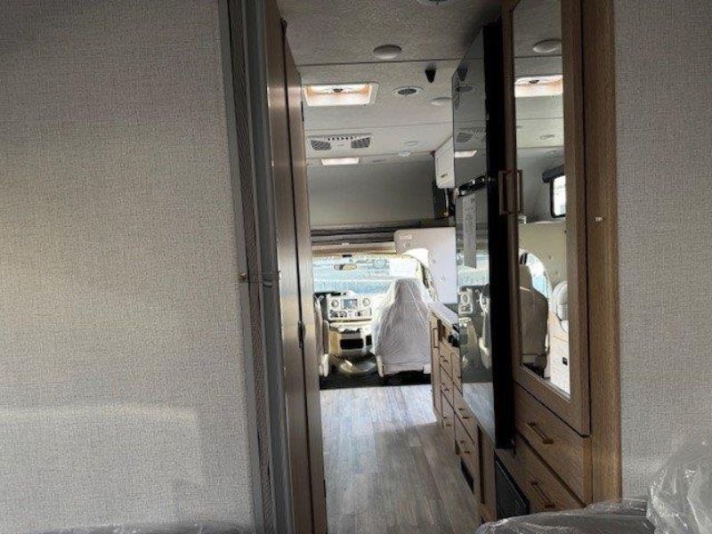 2026 Thor Motor Coach Four Winds 25Z - Image 25