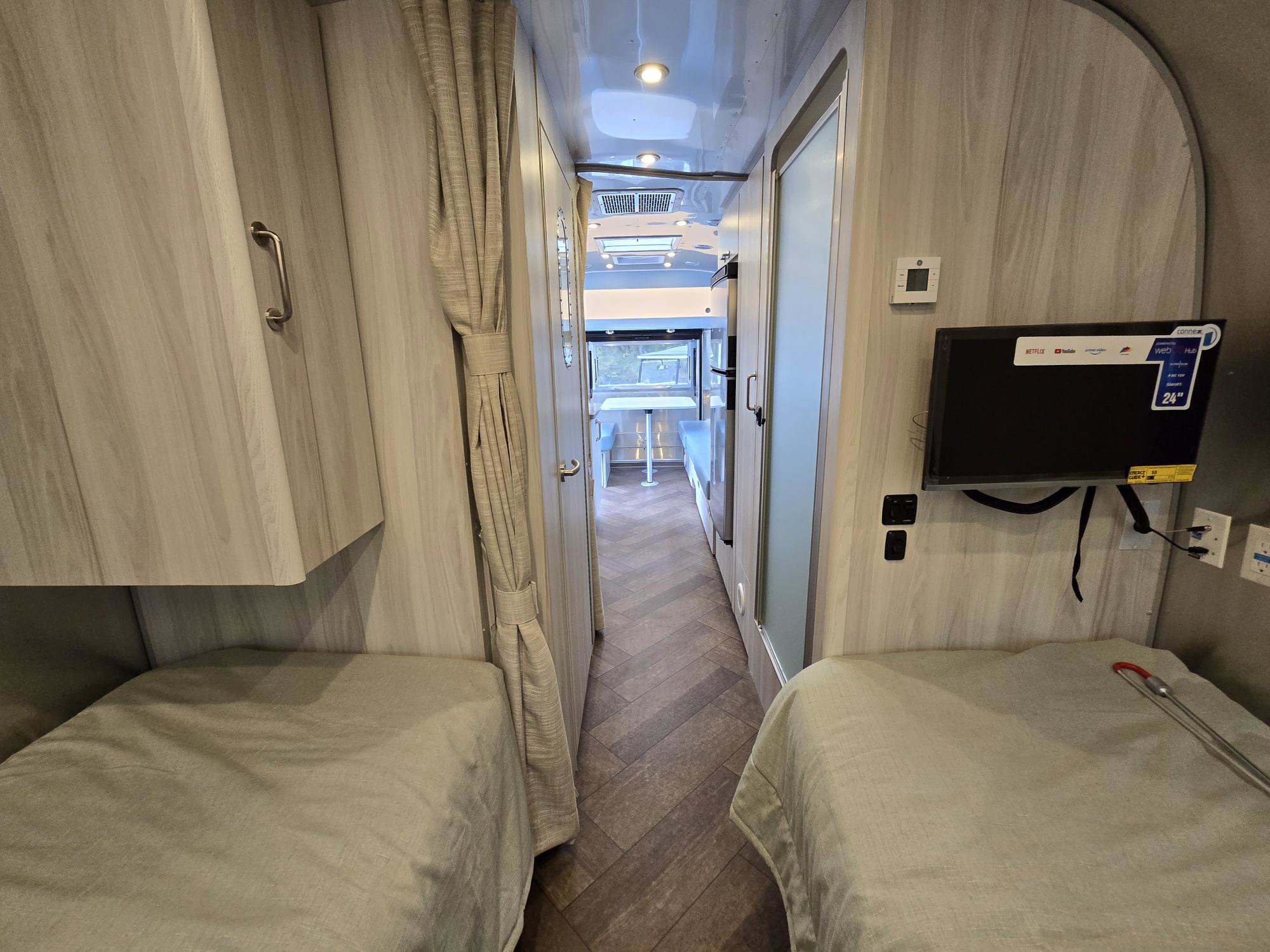 2026 Airstream International 25FB - Image 27