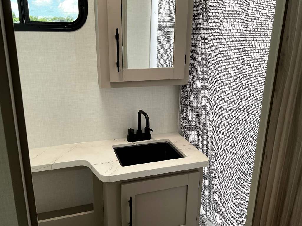 2027 KZ CONNECT C211MKSE - Image 19