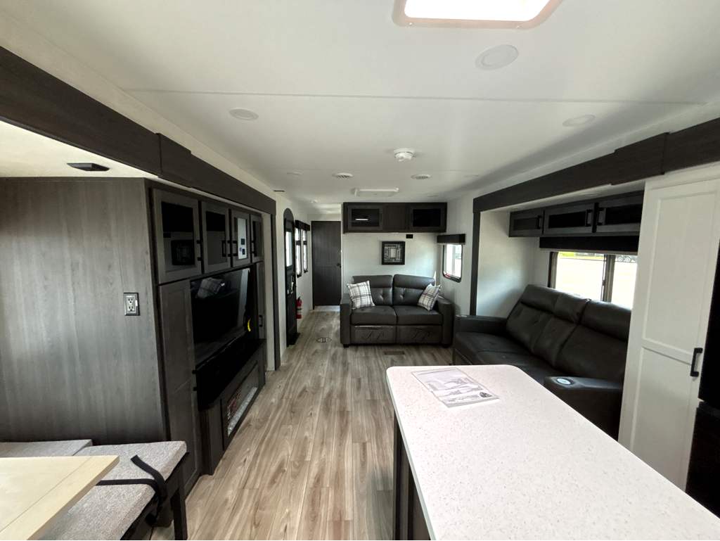 2026 VENTURE RV SPORTTREK 333VFK - Image 19