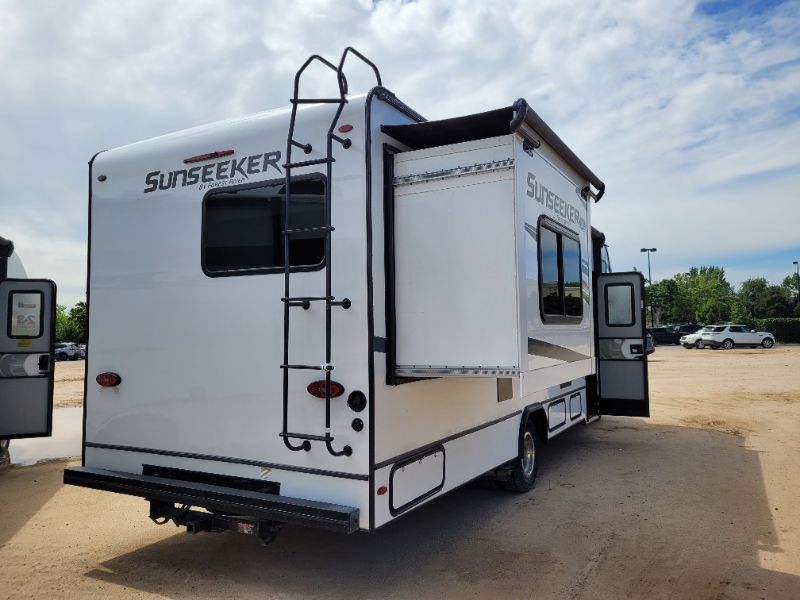 2023 Forest River Sunseeker 2550DS LE - Image 3