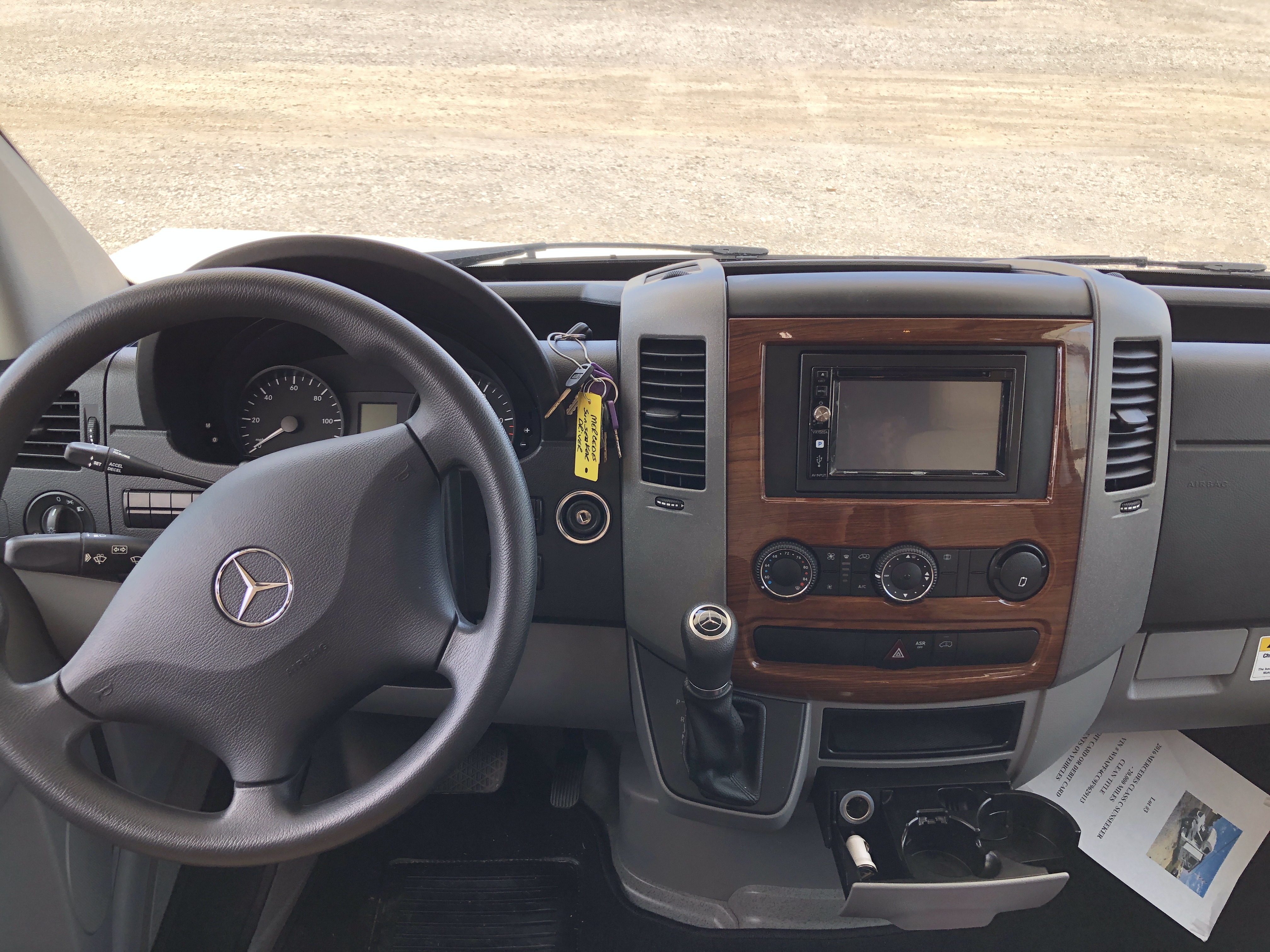 2016 Forest River SUNSEEKER 2400WS - Image 11