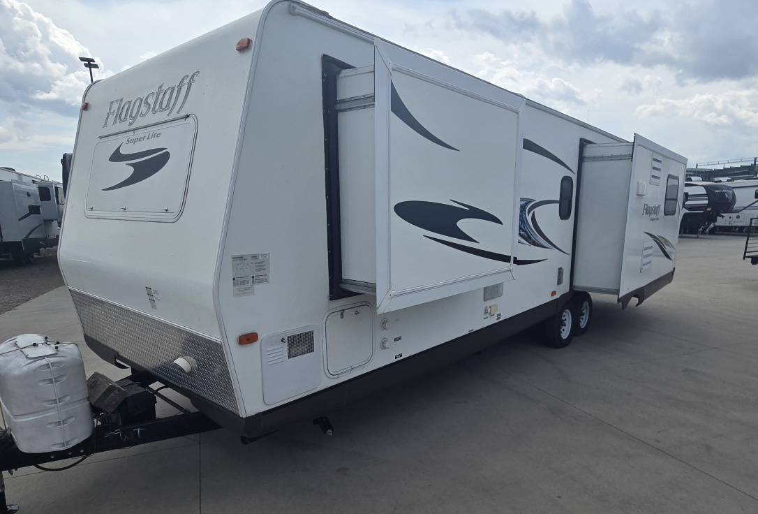 2014 Forest River Flagstaff Super Lite 27RLWS - Image 3