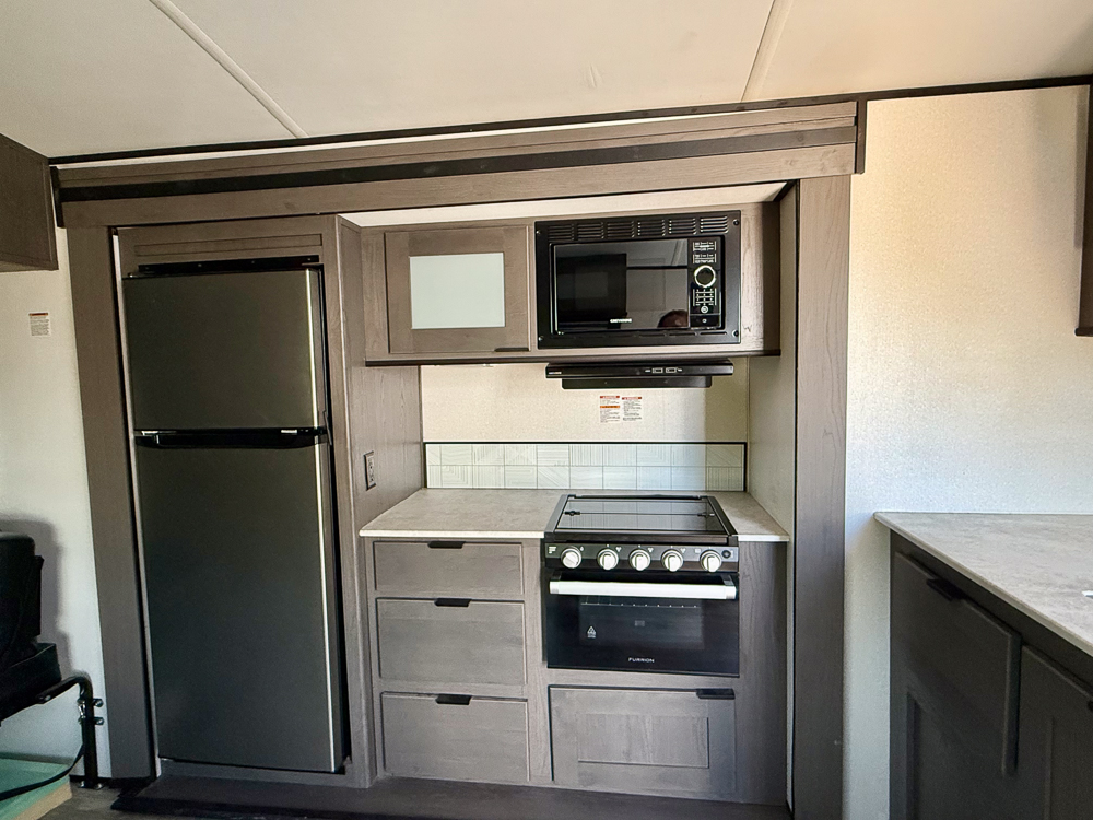 2022 CRUISER RV MPG ULTRA LITE TOY HAULER 2700 - Image 21