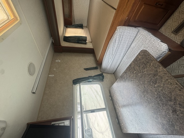 2009 Forest River Surveyor SV-235RKS - Image 17