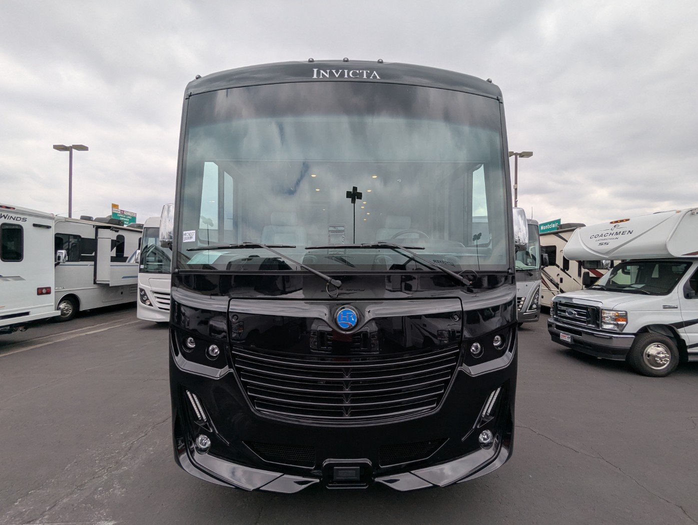 2026 Holiday Rambler Invicta 32RW - Image 2