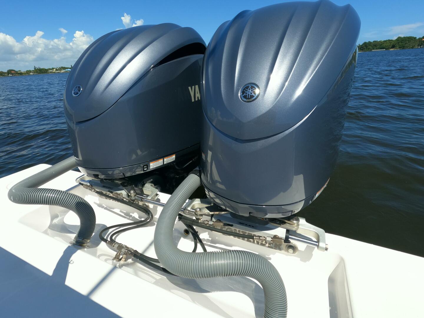 2018 Contender 32 ST - Image 20