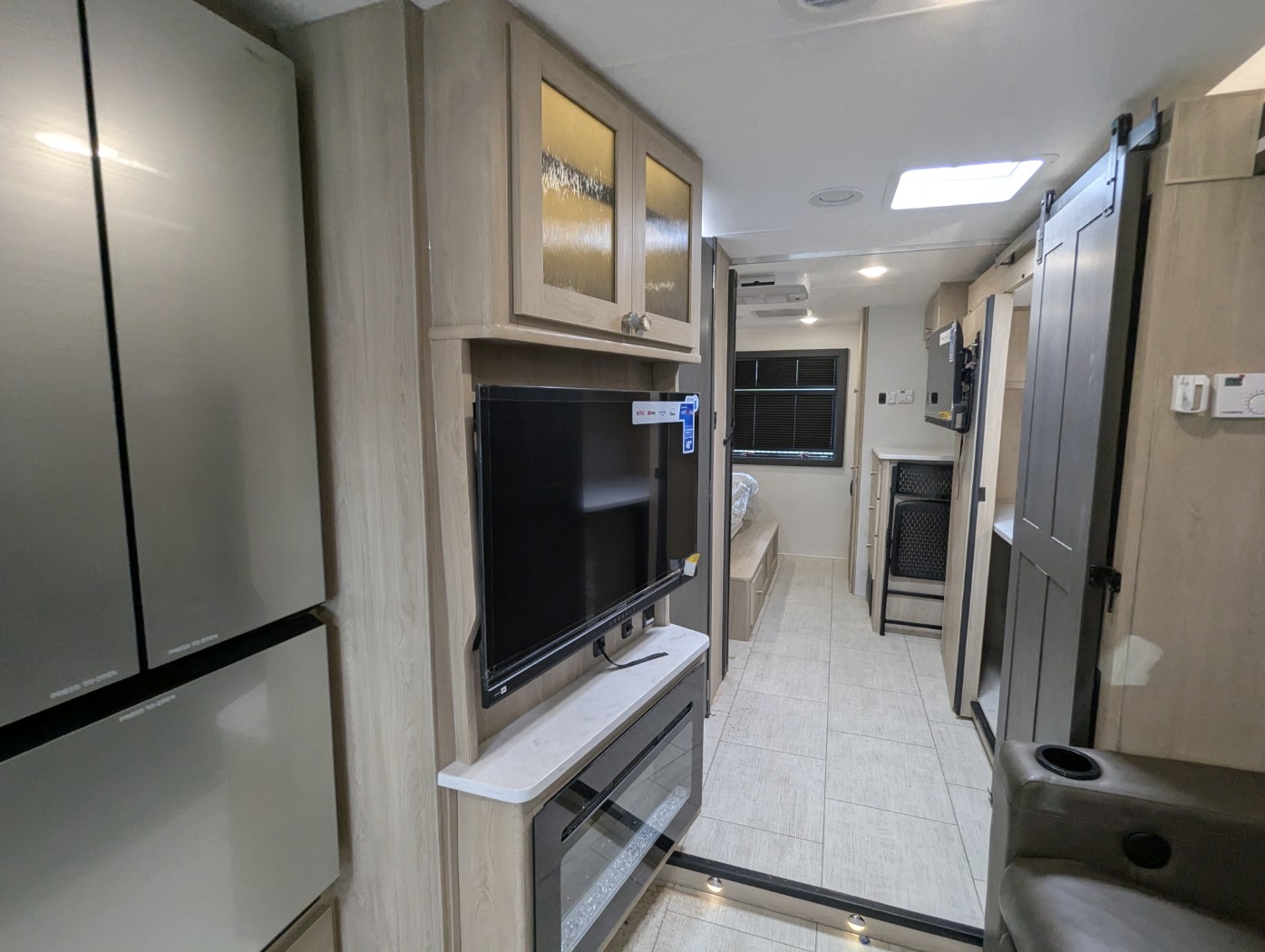 2026 Coachmen Entourage 340BH - Image 16