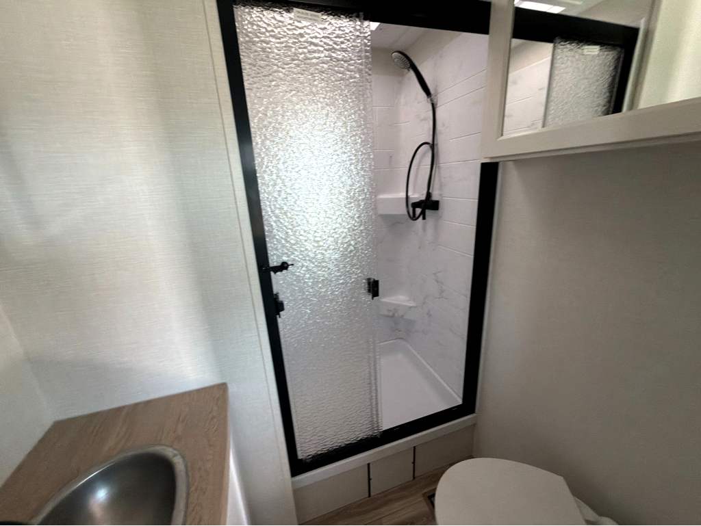 2027 VENTURE RV SPORTTREK 333VFK - Image 27