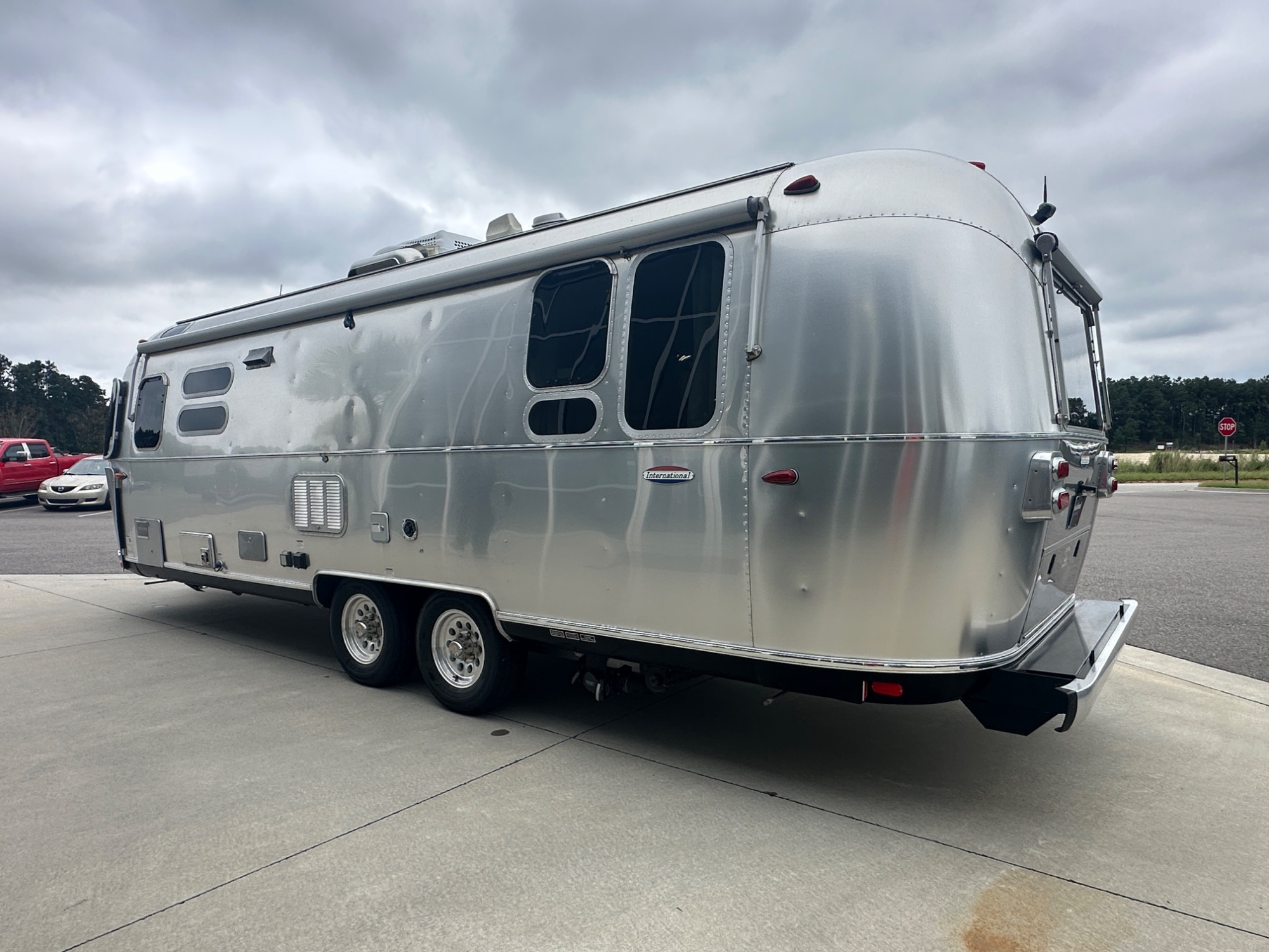 2019 Airstream International Serenity 28RBQ - Image 5