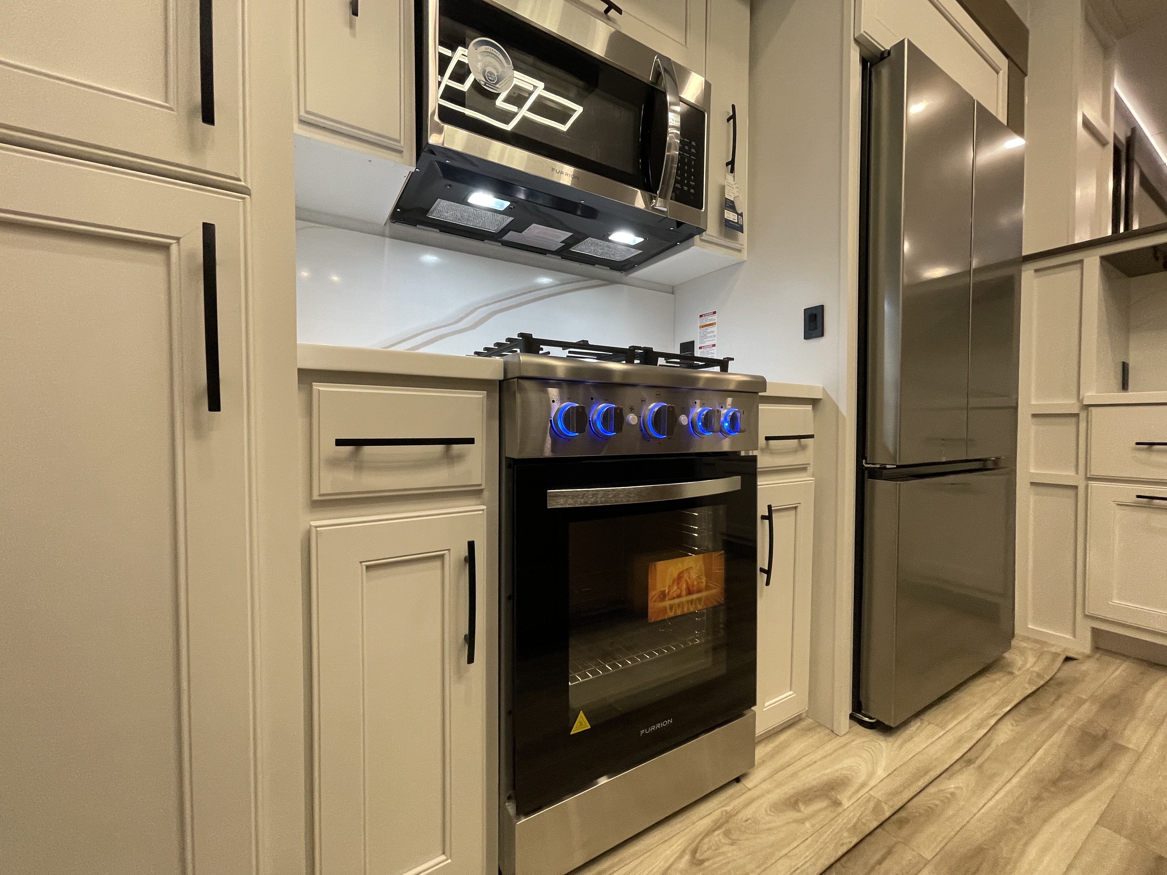 2027 Keystone Montana 3800FL - Image 22