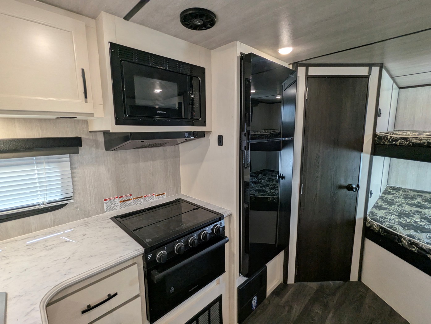 2024 Genesis Supreme Surfside Limited 25BHS - Image 15