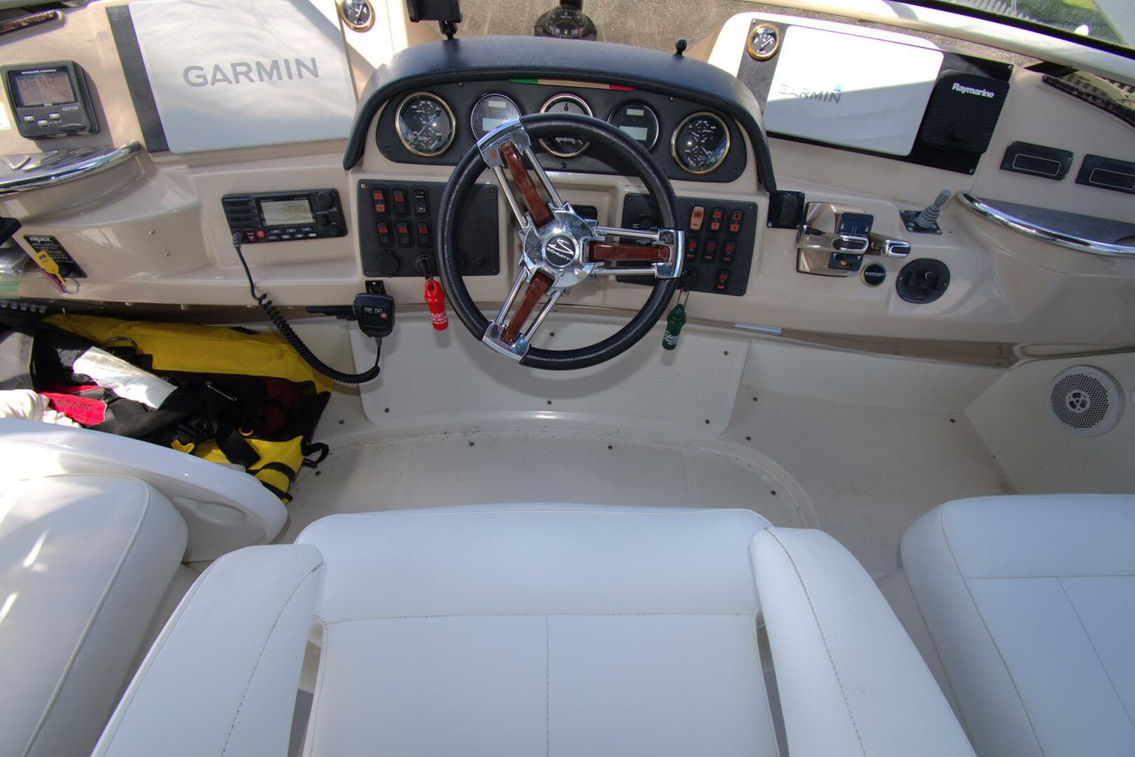 2005 Carver 444 Cockpit Motor Yacht - Image 17