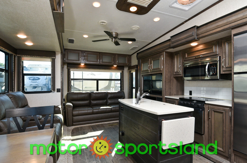 2018 Keystone Montana HM384BR - Image 13