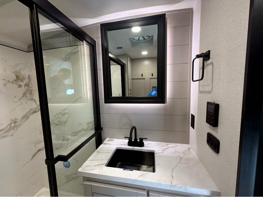 2027 JAYCO NORTH POINT 375TBDB - Image 24