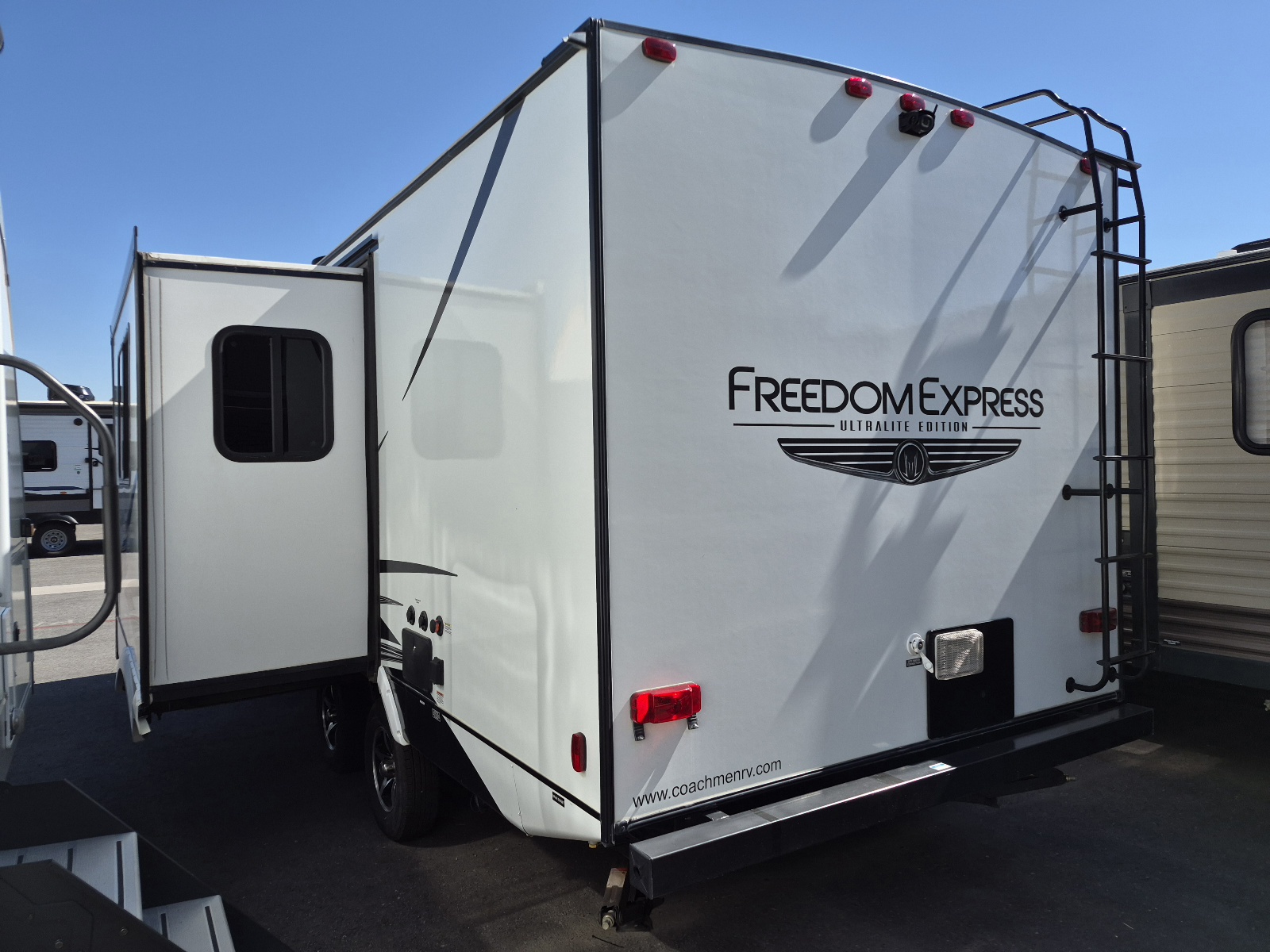 2021 Coachmen Freedom Express Ultra Lite 238BHS - Image 3