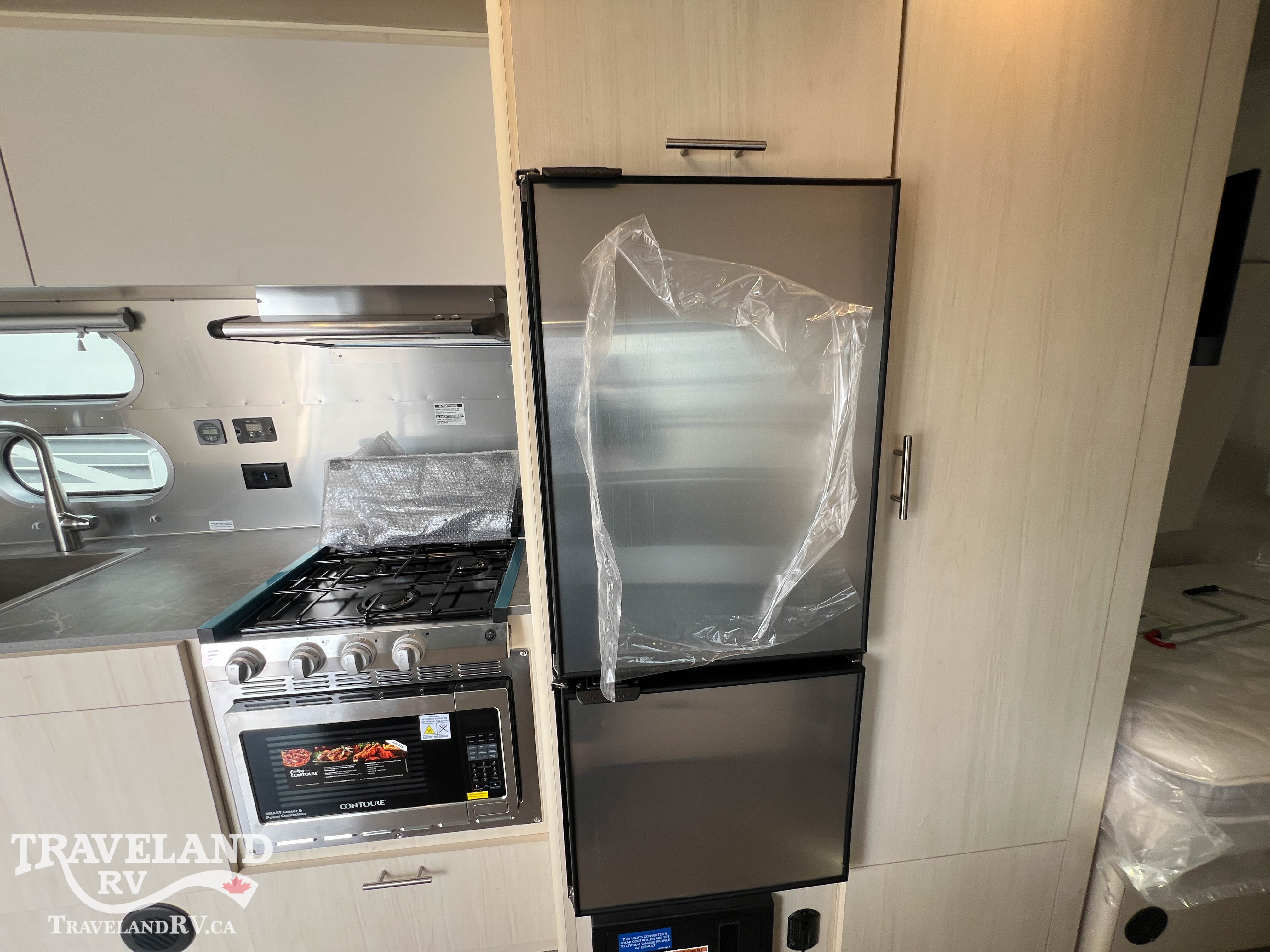2026 Airstream Flying Cloud 23FBT - Image 17