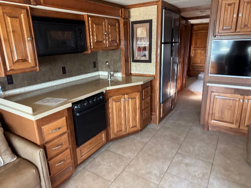 2015 Tiffin Allegro Red 38 QBA - Image 9