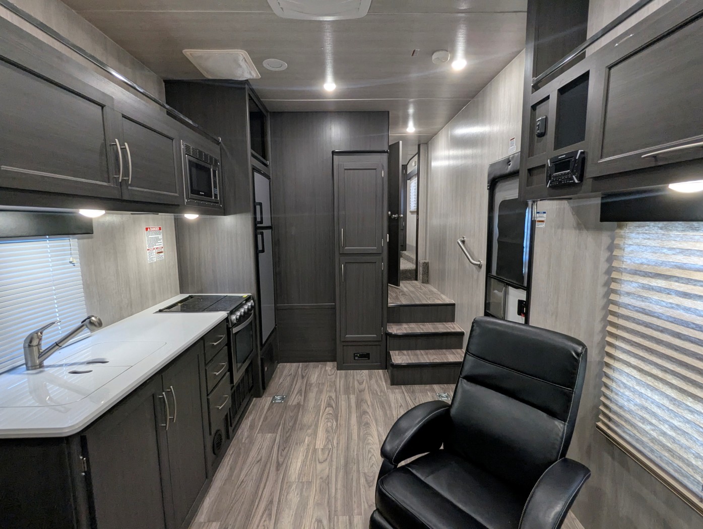 2022 Genesis Supreme Wanderer 28SAWL - Image 18