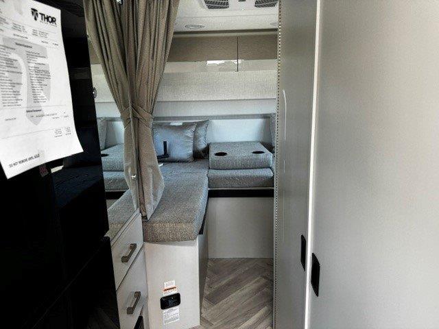 2027 Thor Motor Coach Gemini AWD 24KB - Image 18