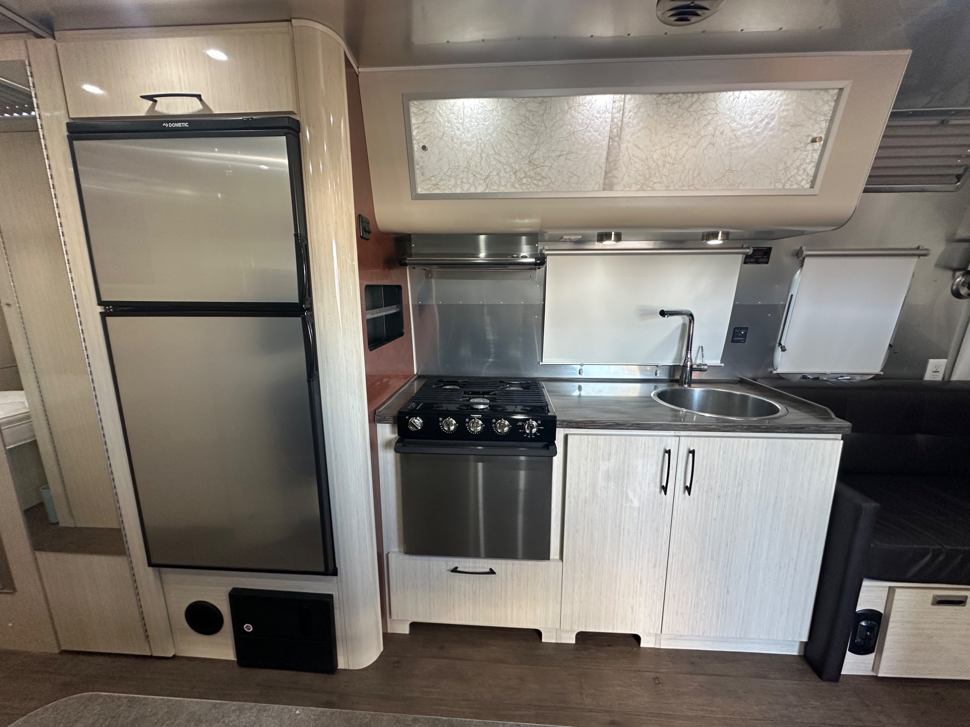 2019 Airstream International Serenity 28RBQ - Image 14