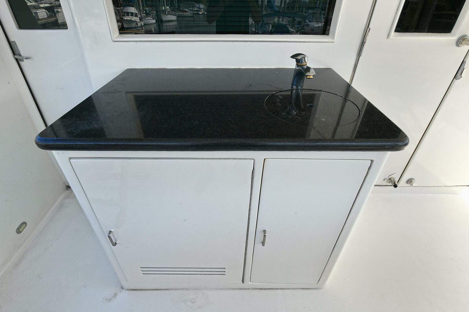 2002 Grand Alaskan Flushdeck - Image 15