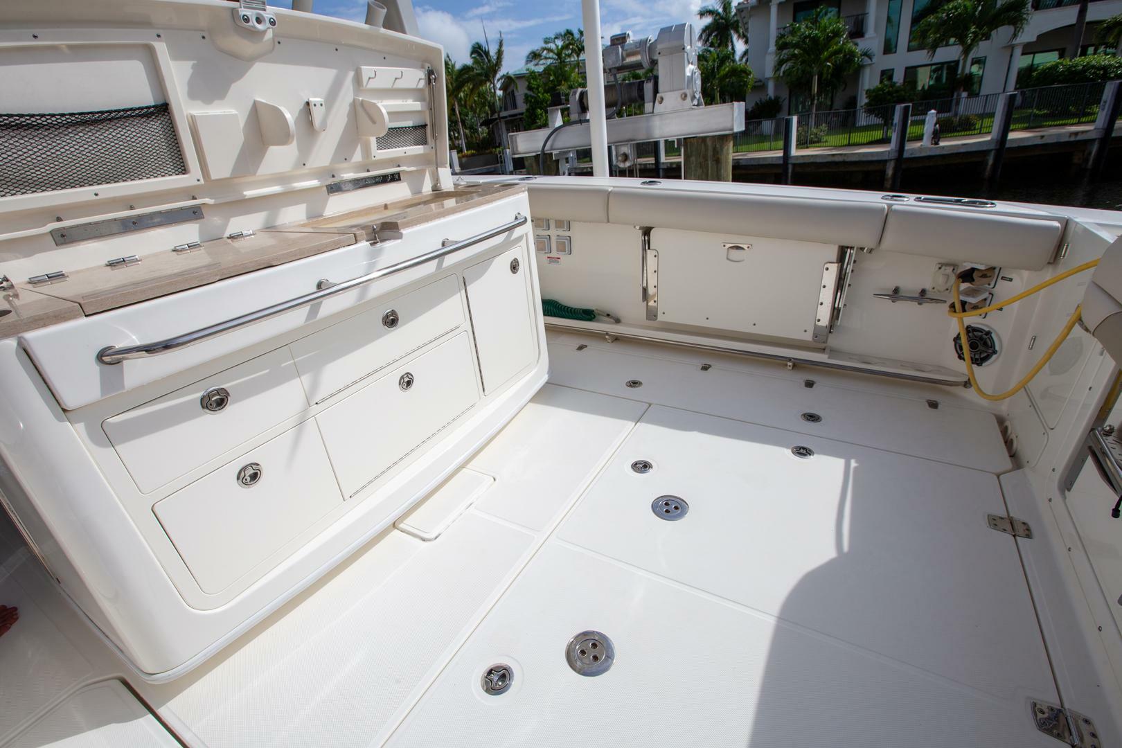 2023 Boston Whaler 380 Outrage - Image 5