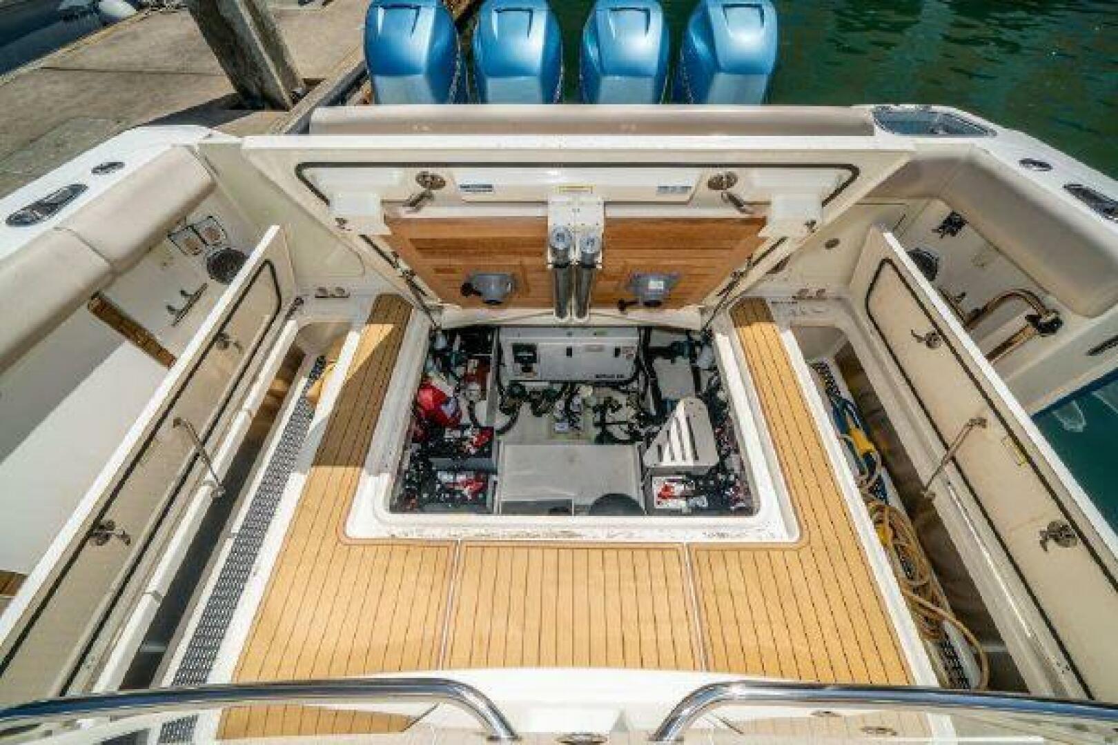 2017 Boston Whaler 42 Outrage - Image 8