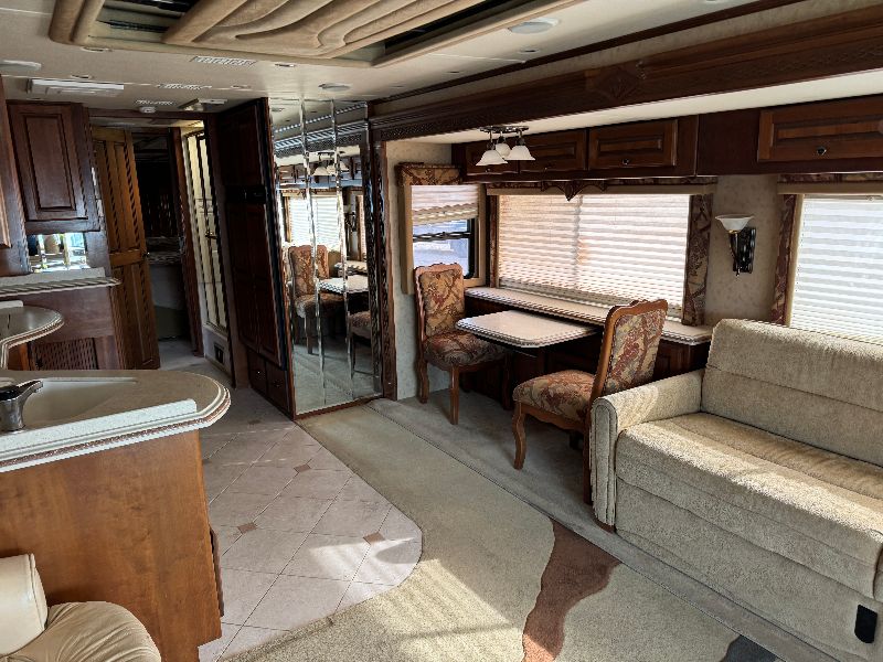2004 Monaco Executive 40PBT - Image 8