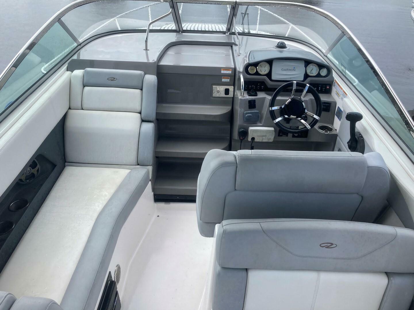 2015 Regal 28 Express - Image 5