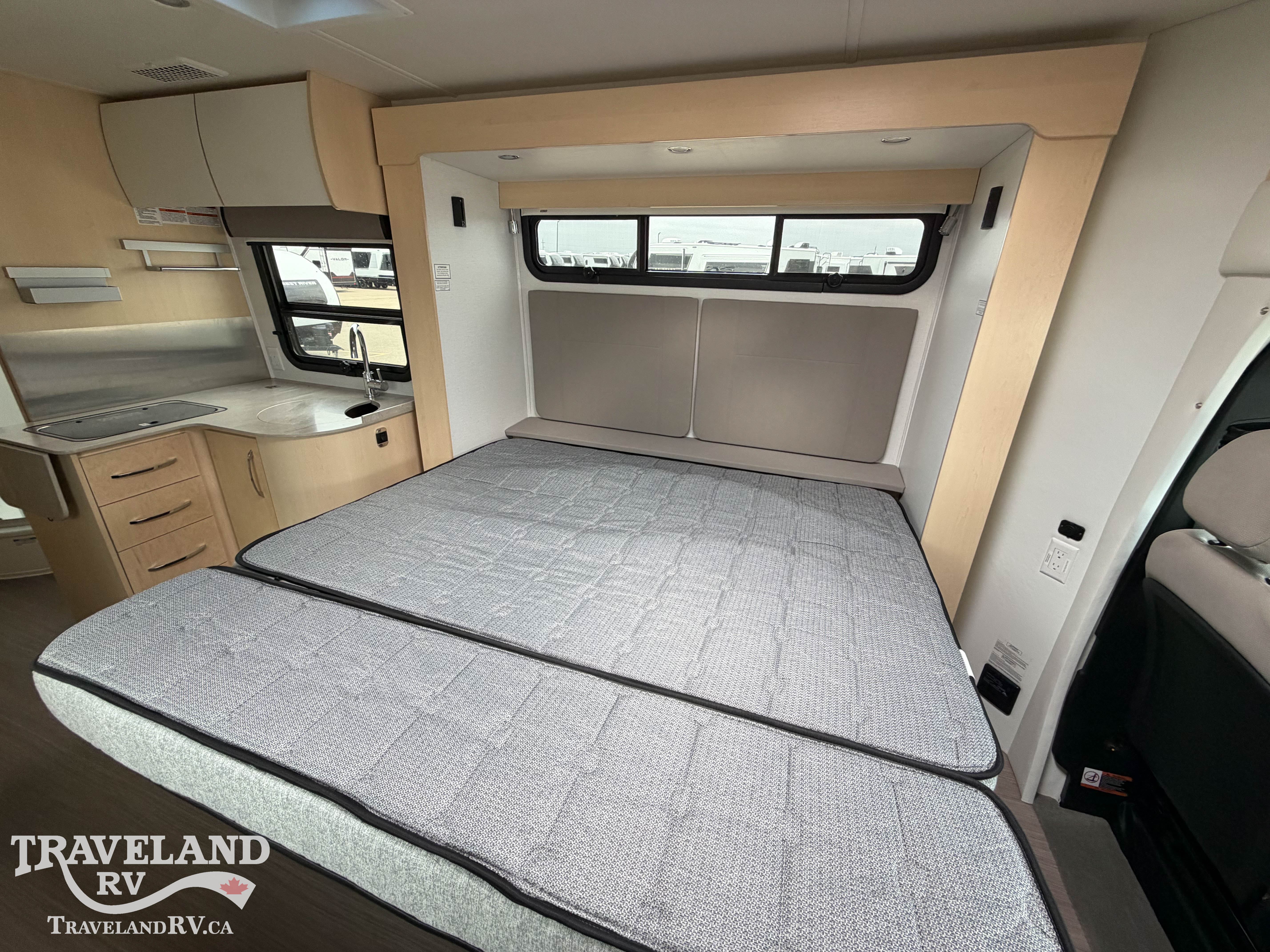 2022 Leisure Travel Unity U24MB - Image 13
