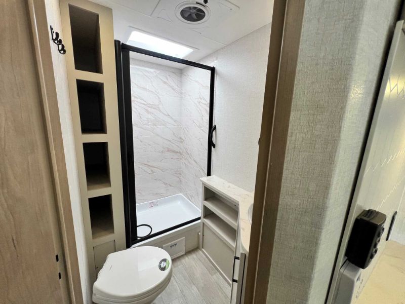 2027 Ember RV Touring Edition 2200ETL - Image 17