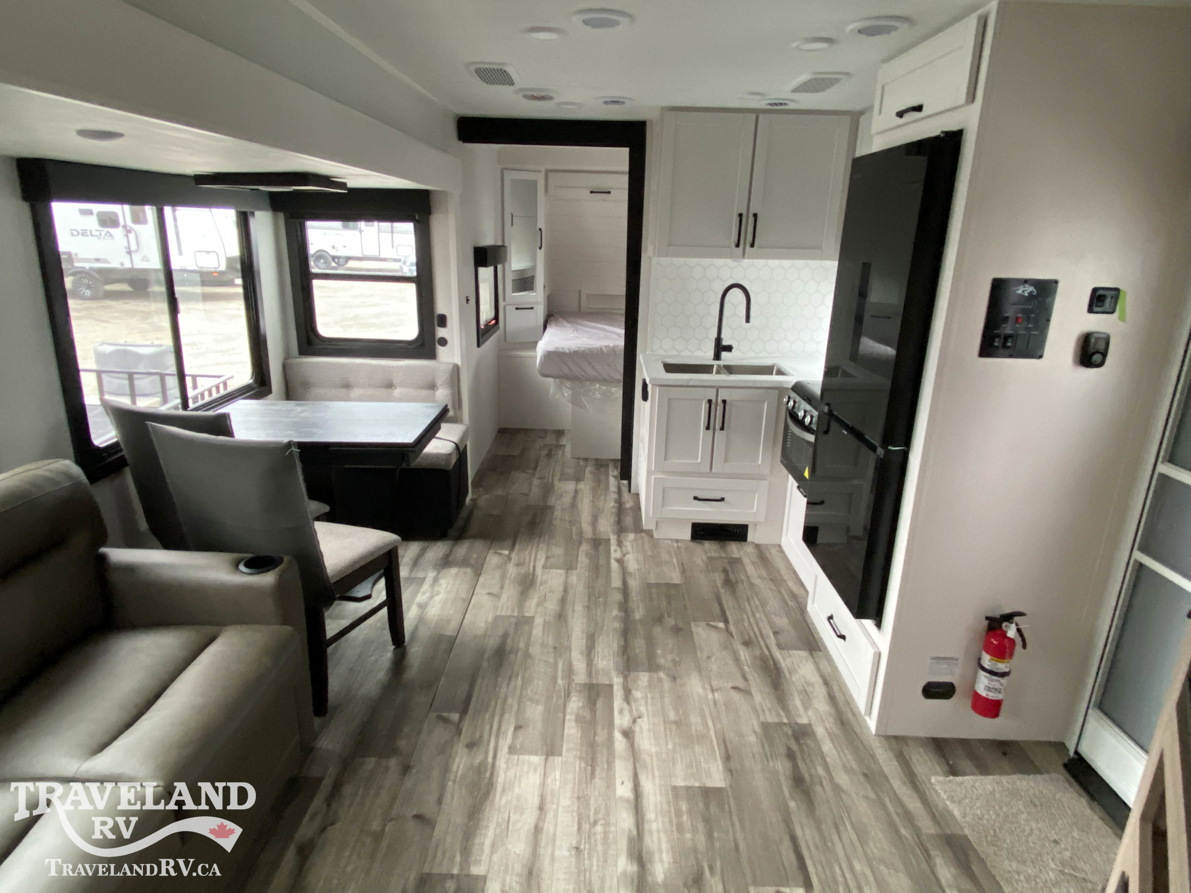 2026 Highland Ridge Roamer Light Duty 27RBOS - Image 3