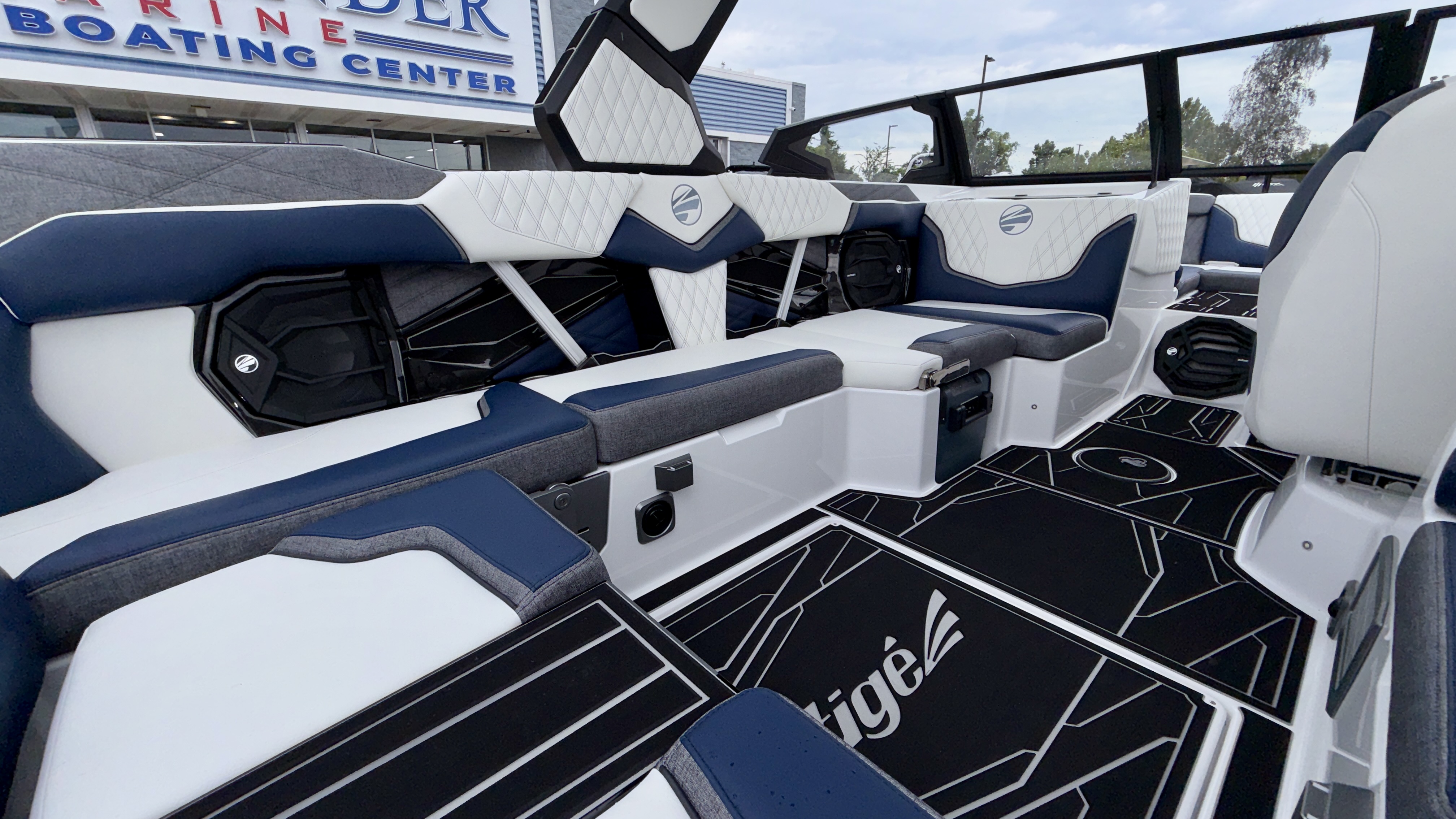 2027 Tigé  24RZX - Image 29