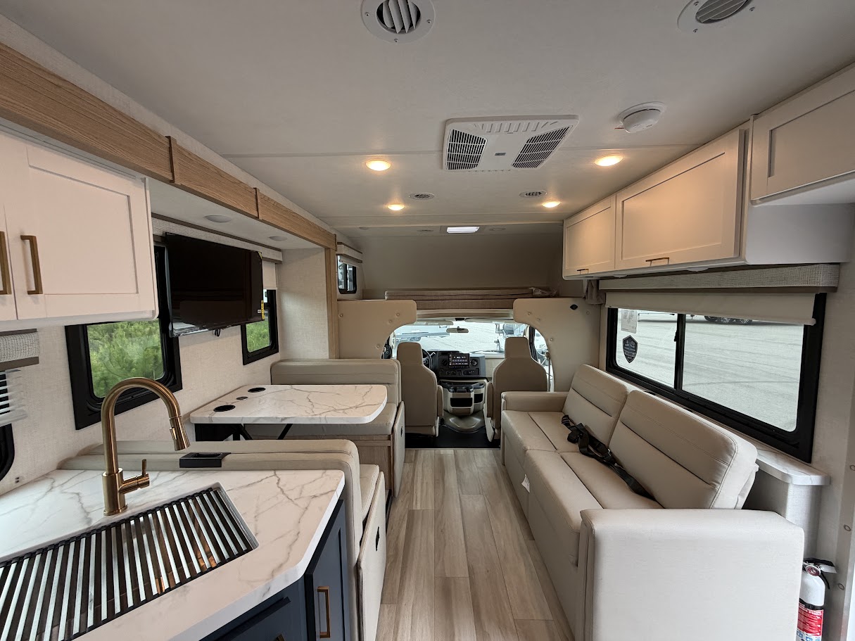 2027 THOR MOTOR COACH MAGNITUDE GA31 - Image 9