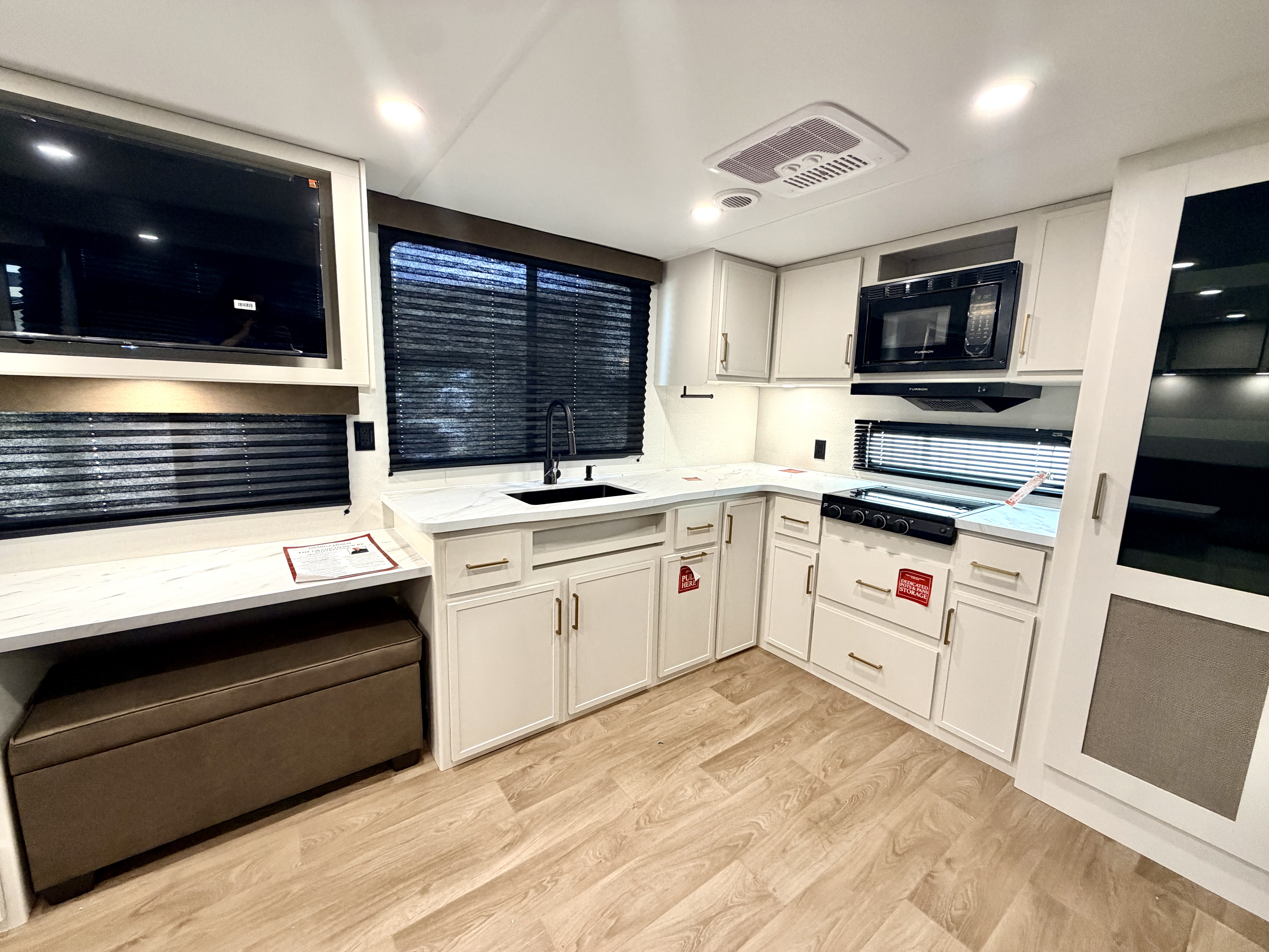 2027 Grand Design Transcend 315RKT - Image 12