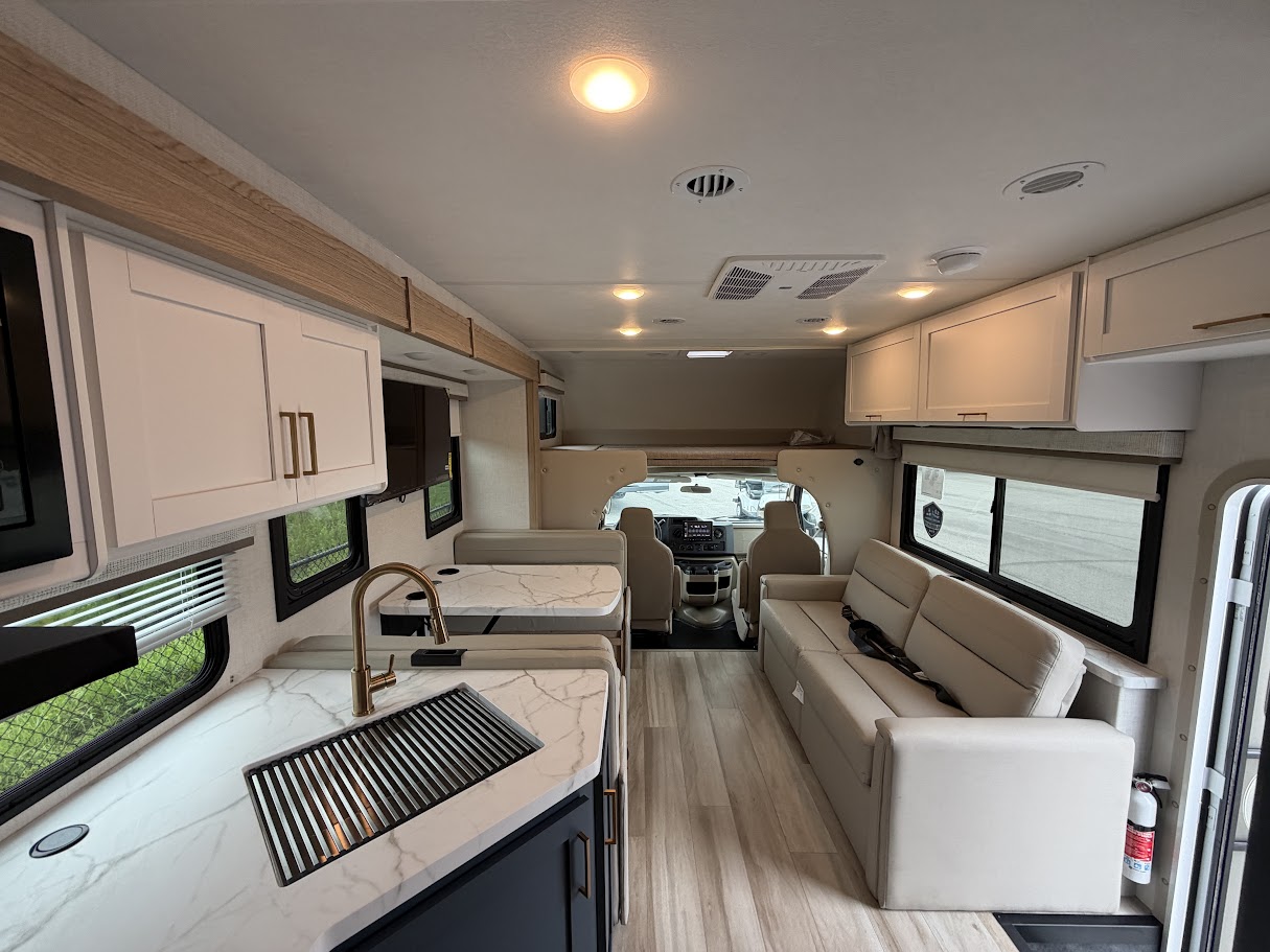 2027 THOR MOTOR COACH MAGNITUDE GA31 - Image 48