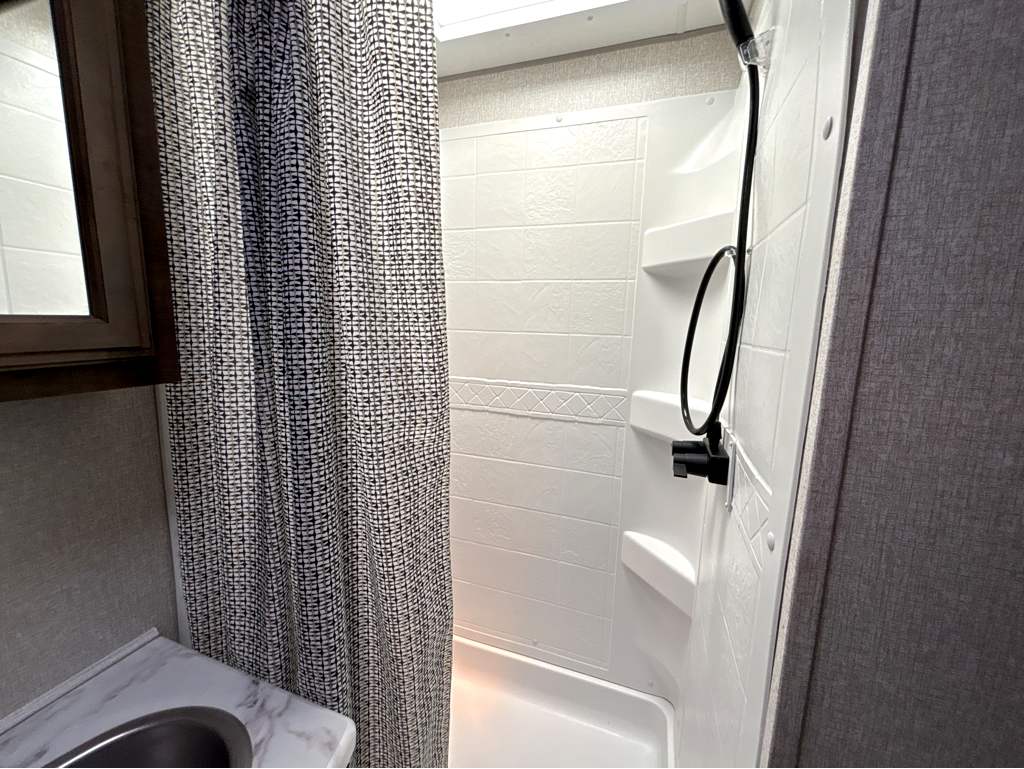 2022 VENTURE RV SPORTTREK 241VMS - Image 20