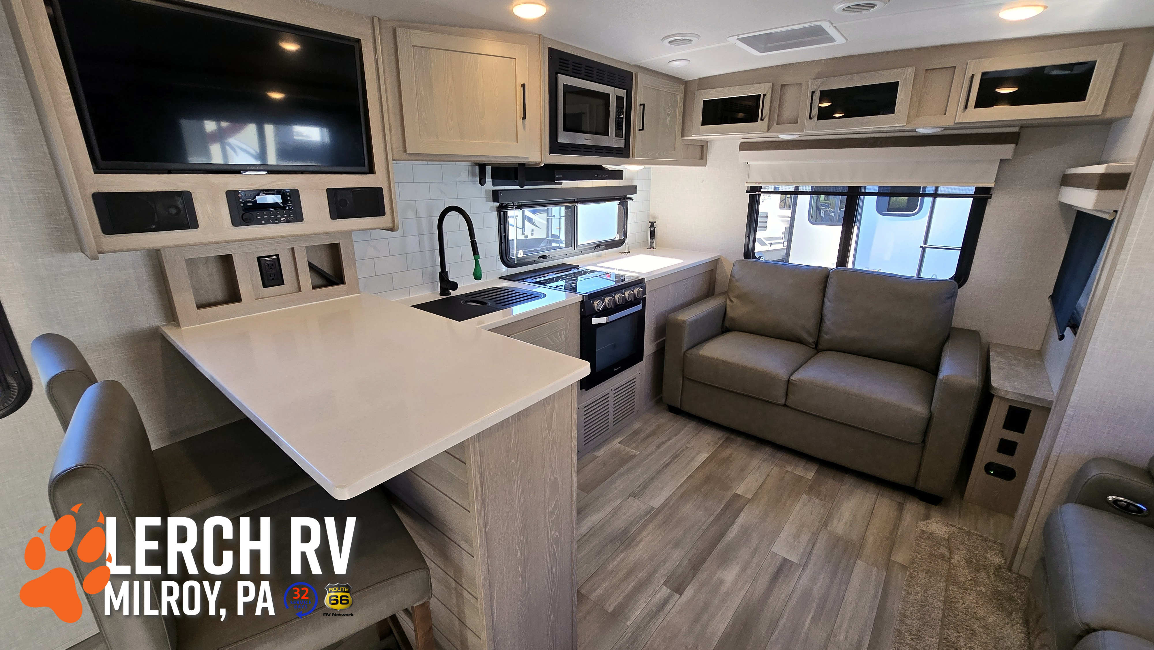 2022 Forest River Rockwood Ultra Lite 2613BS - Image 9