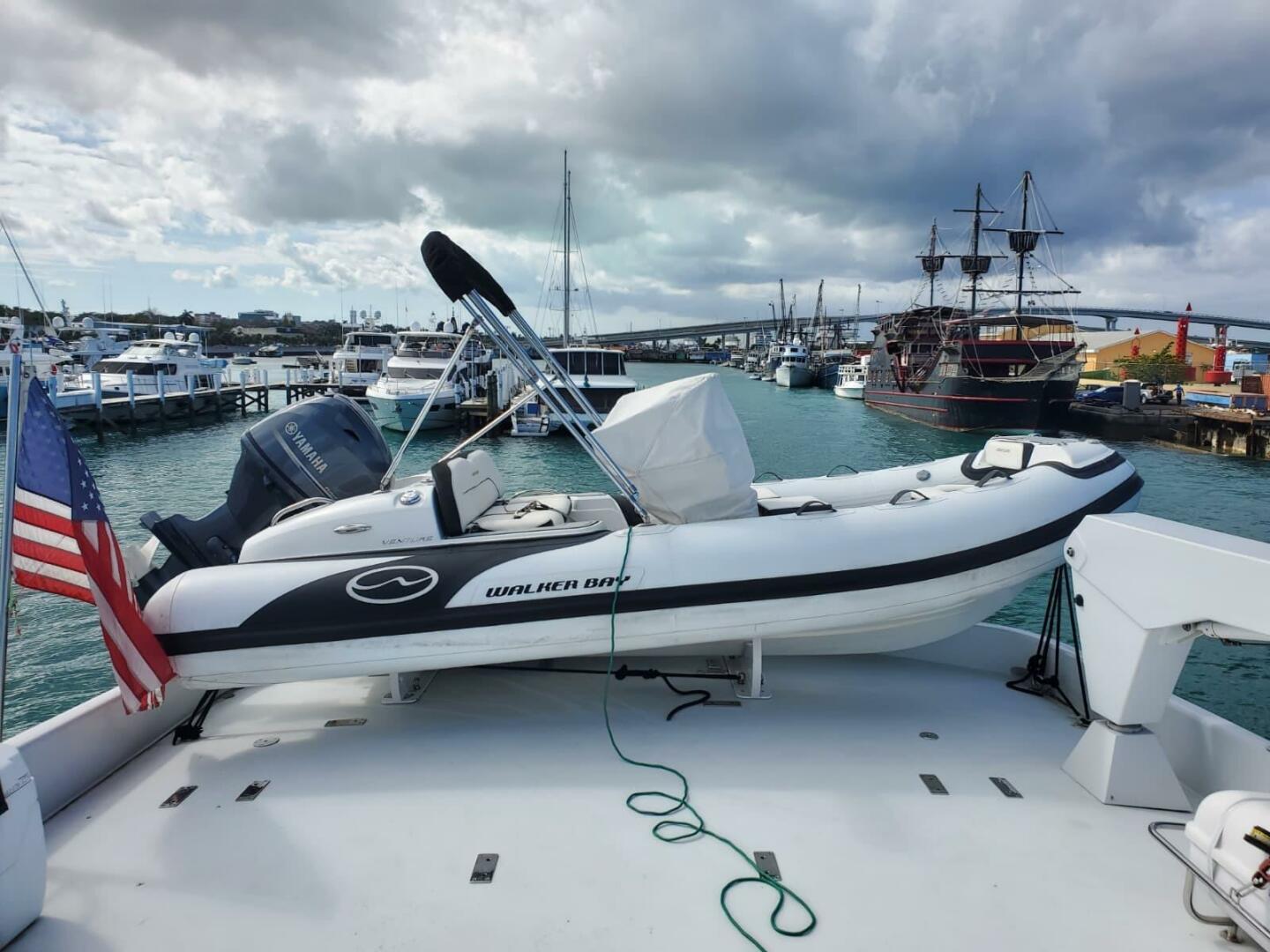 2000 Hatteras 75 Sport Deck - Image 20
