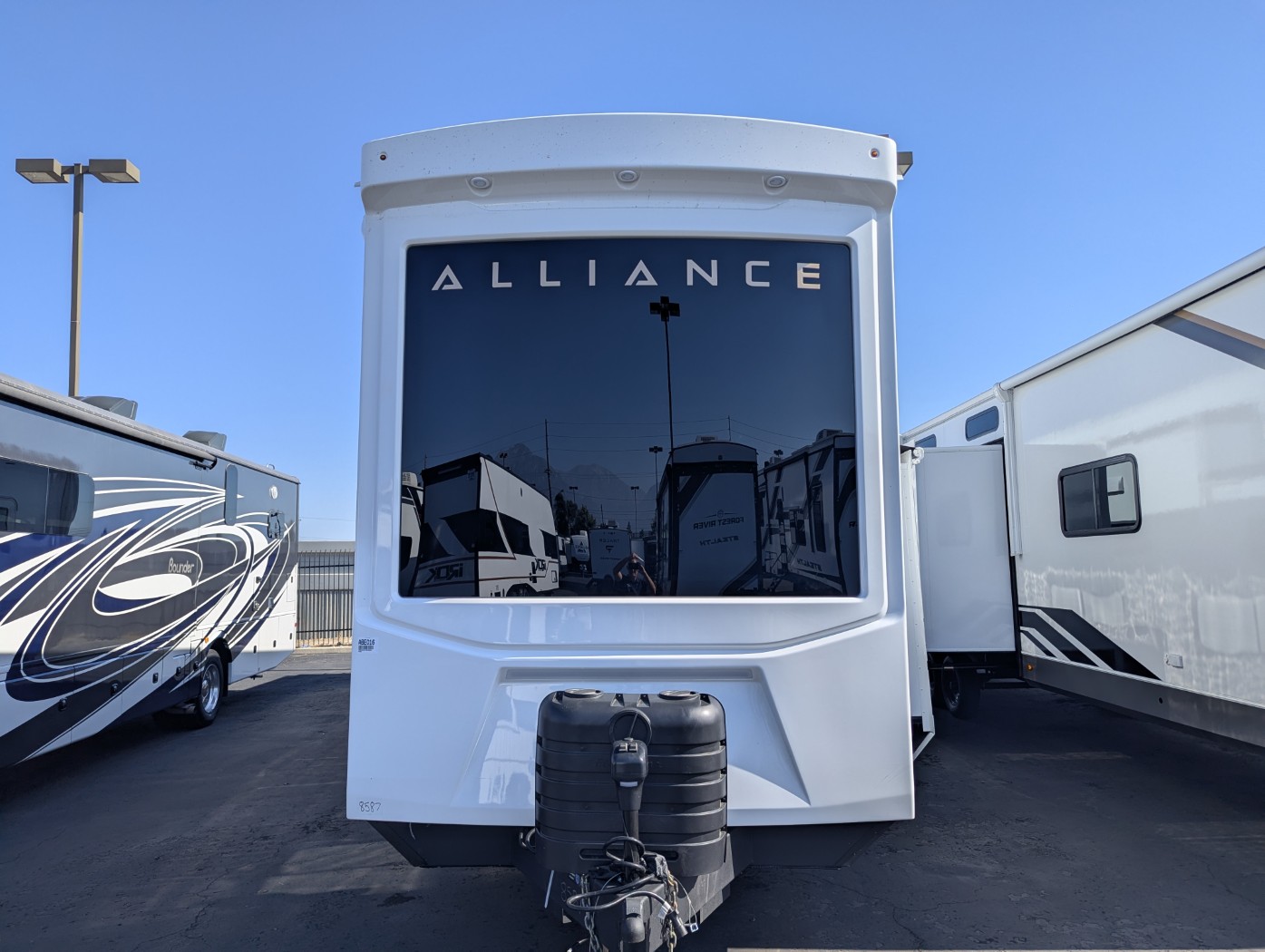 2026 Alliance RV Benchmark 44LFT - Image 2
