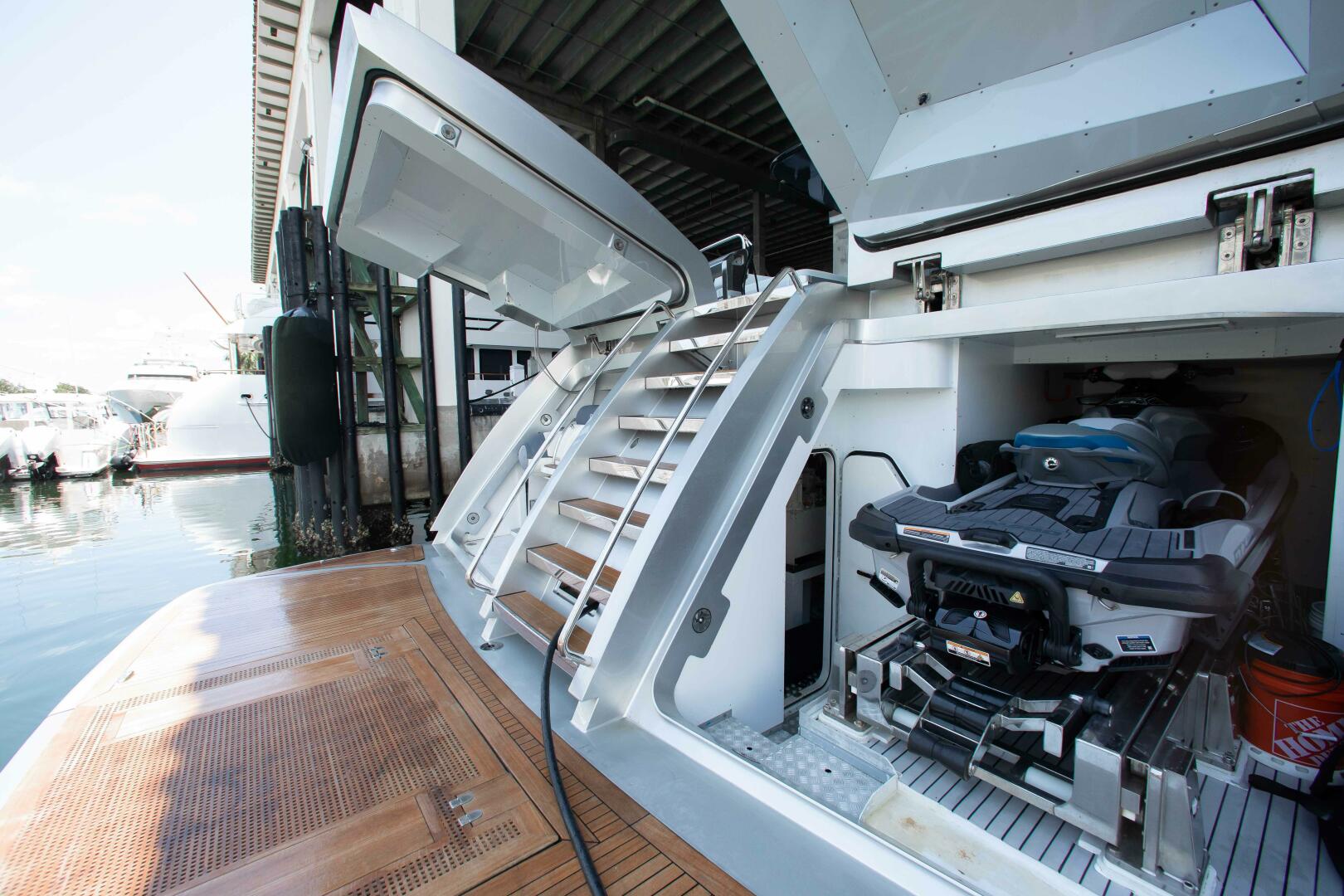 2014 Riva Mythos - Image 20