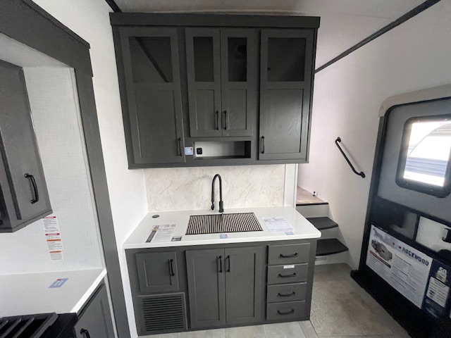 2025 ROCKWOOD SIGNATURE 375RL - Image 22