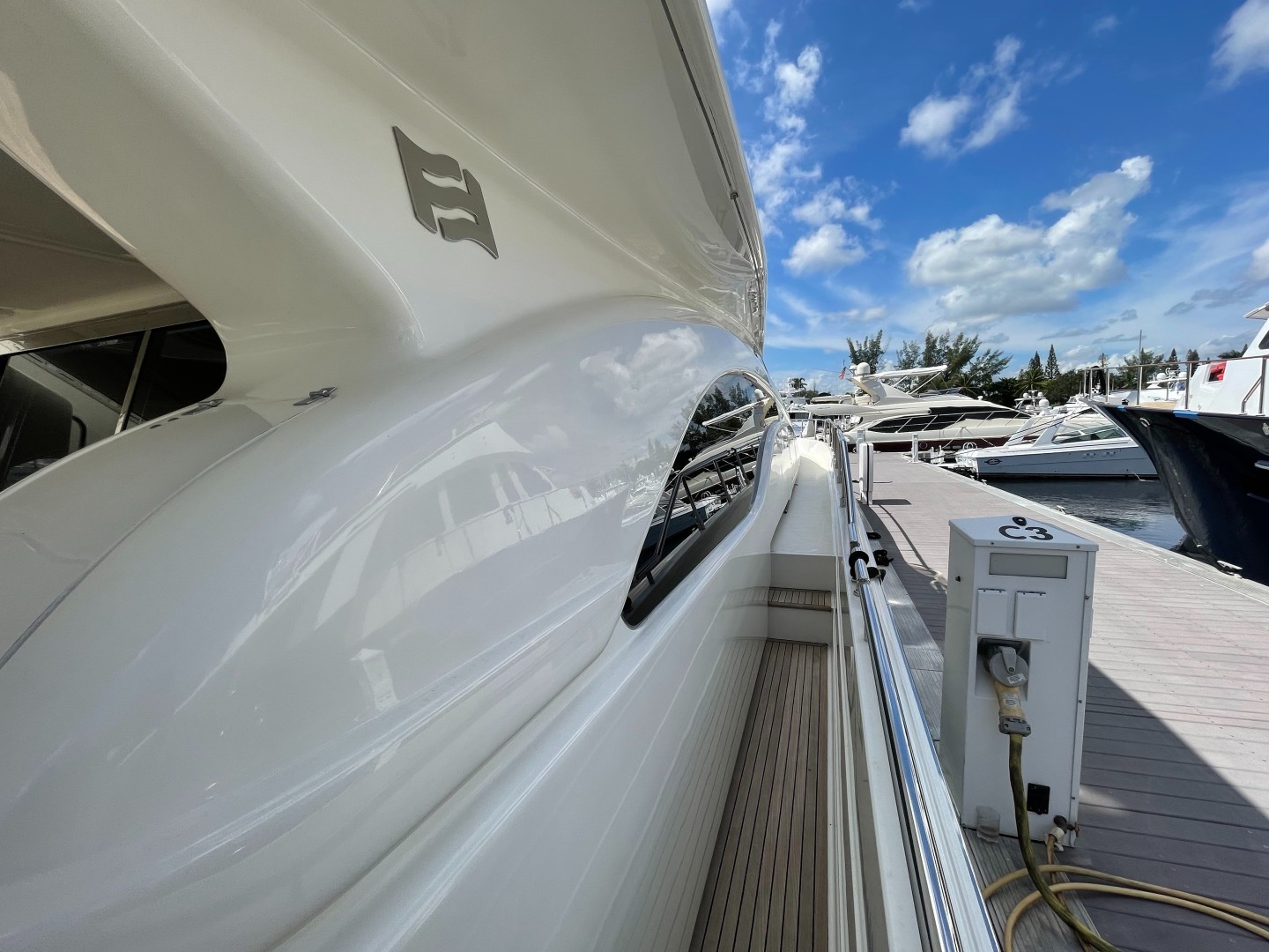 2001 Ferretti Yachts 680 - Image 6