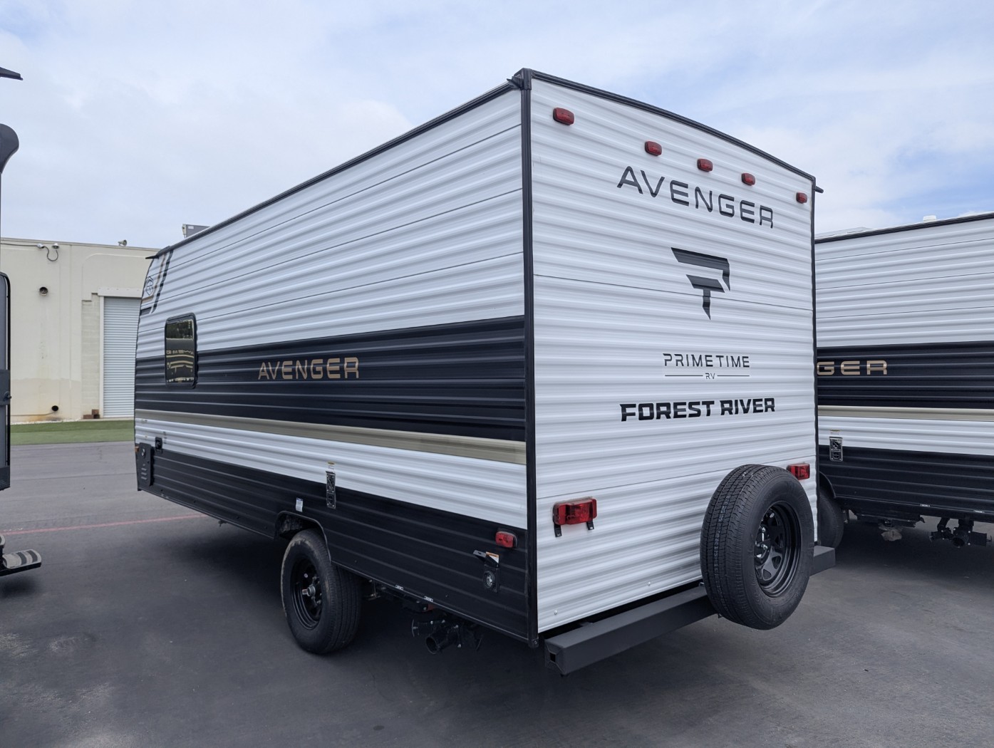 2026 Prime Time Avenger LT 16RBX - Image 4