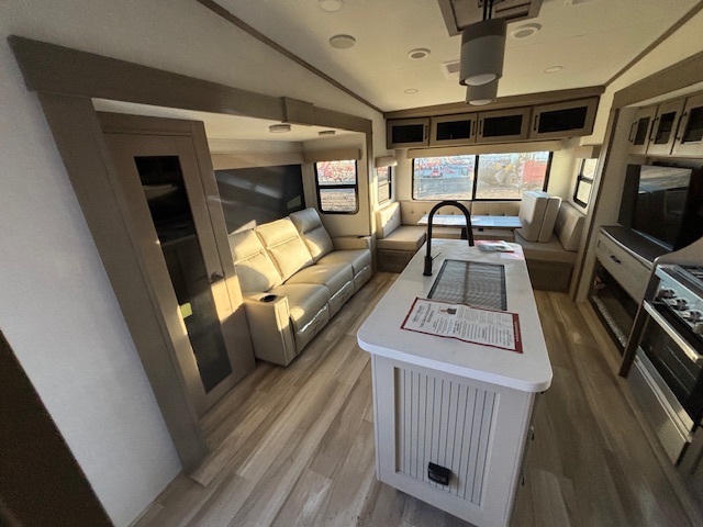 2026 Grand Design Reflection 324MBS - Image 13