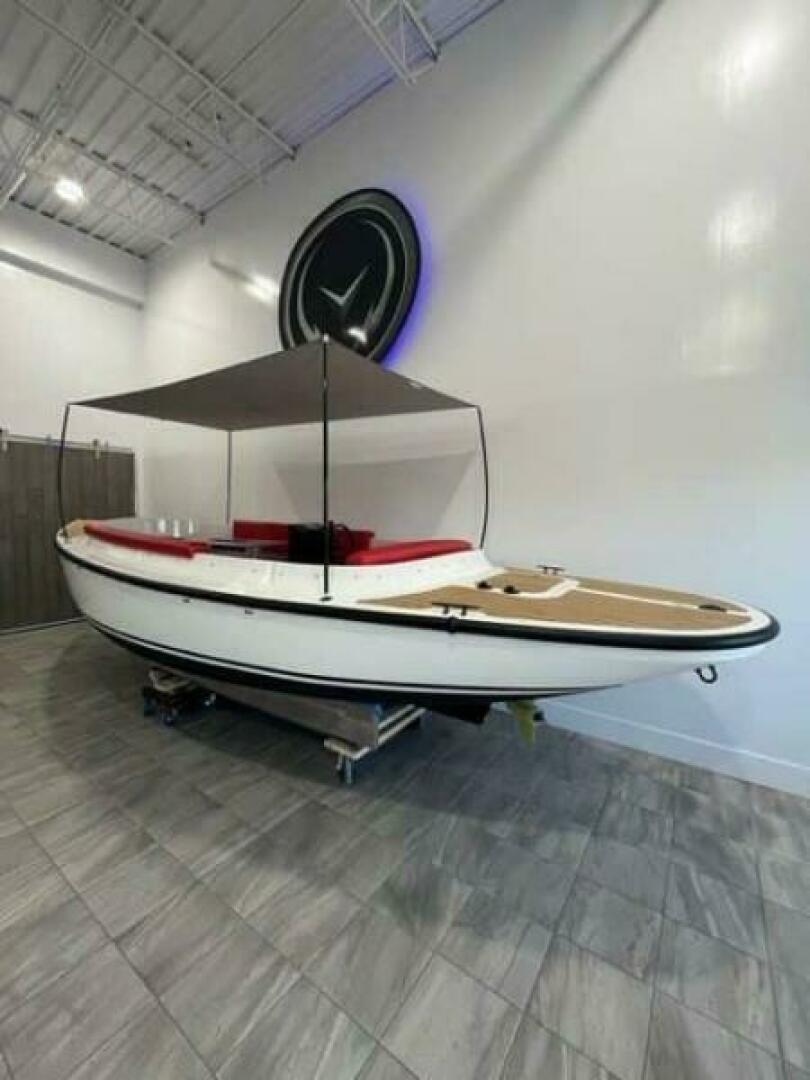 2024 Vision WX Tritoon - Image 48