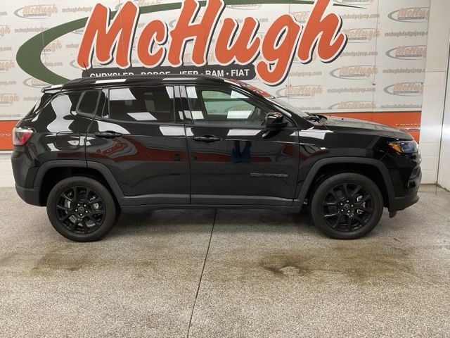 2026 Jeep Compass Latitude Altitude 4x4 - Image 4