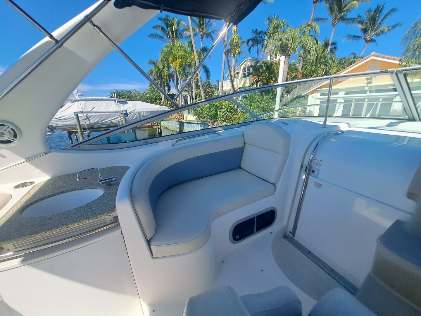 2005 Chaparral 330 Signature Cruiser - Image 6