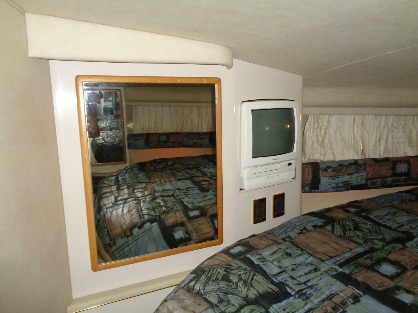 1997 Sea Ray 370 Sundancer - Image 23